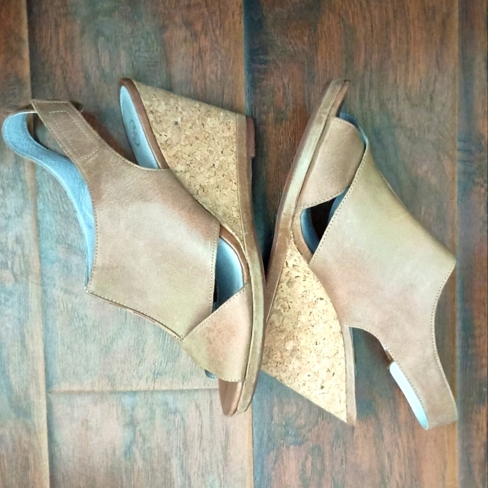 Johnston & Murphy Nubuck Leather Supportive Cork Wedge_9.5